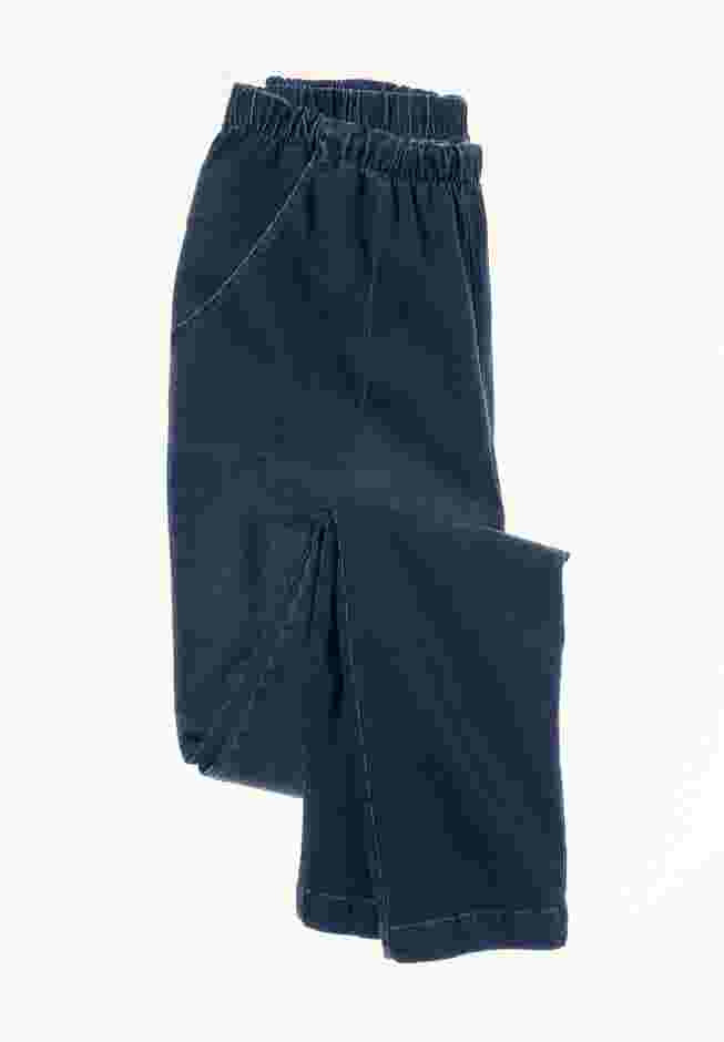 Women’s Plus-Size Straight Leg Fineline Pull-On Stretch Denim Jeans image number 3