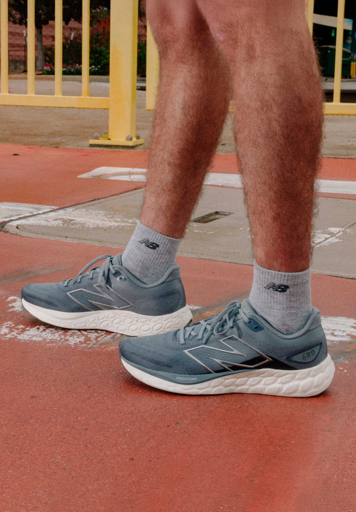 New Balance&reg; M680 V8 Shoe image number 6