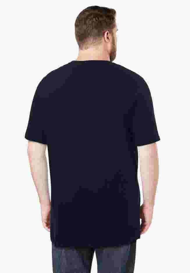 Shrink-Less Lightweight Longer-Length Crewneck Pocket T-Shirt image number 1