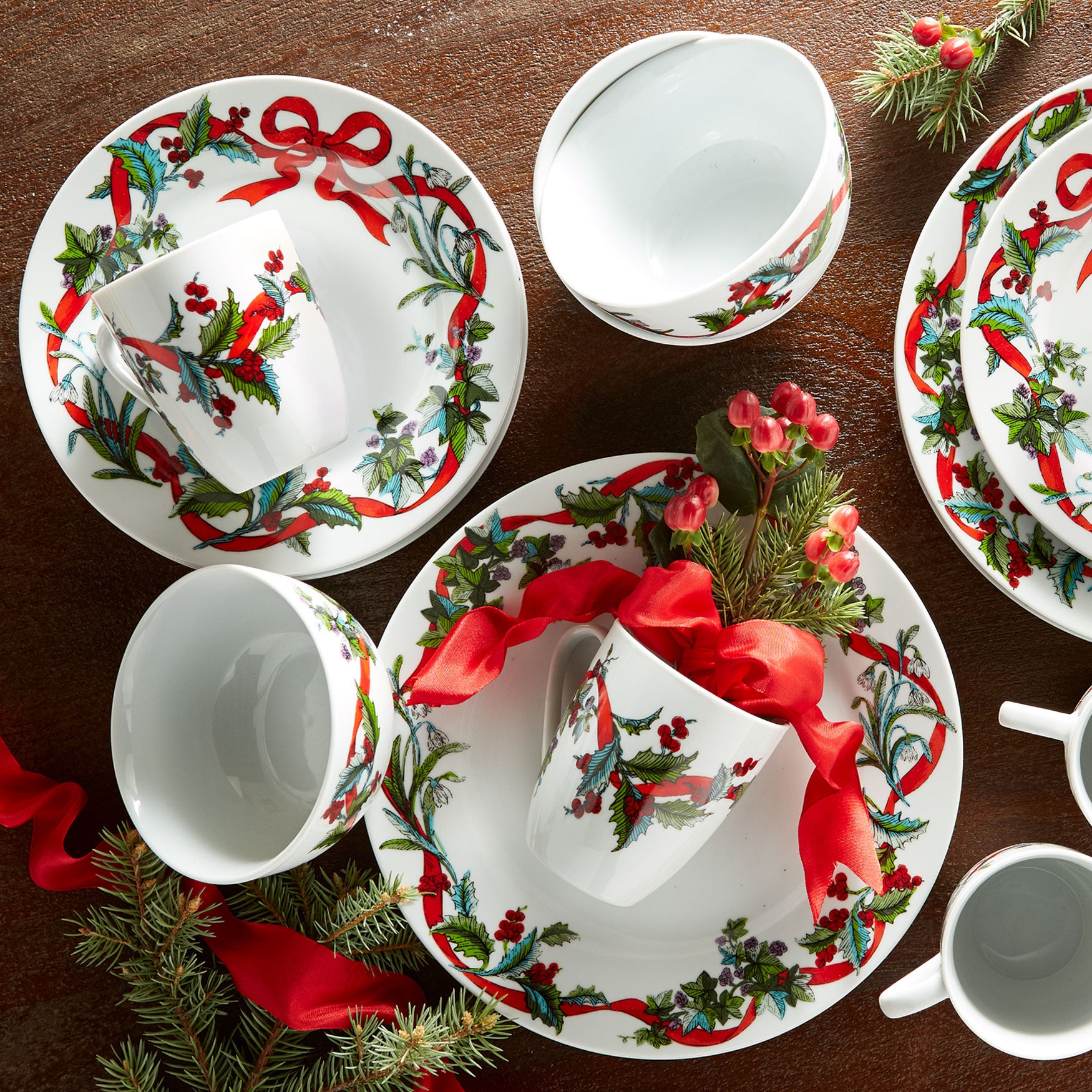 16-Pc. Christmas Dinnerware Set image number 0