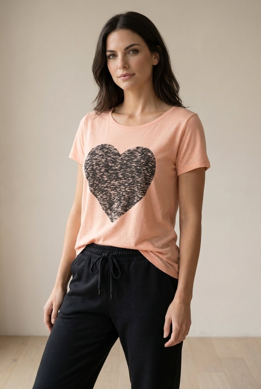 Love Ellos Graphic Tee image number 0