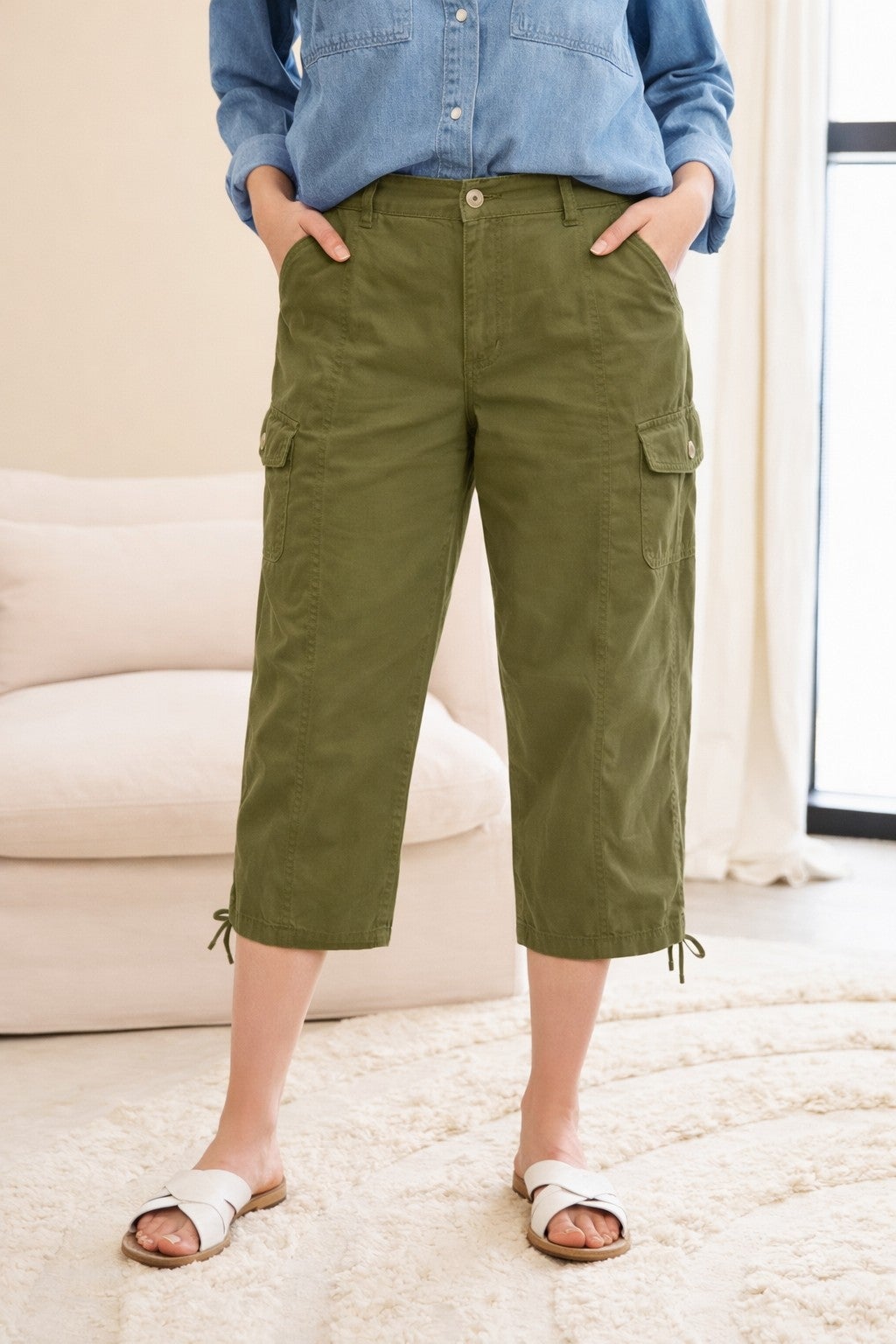 Mid-Rise Stretch Cotton Cargo Capris image number 0