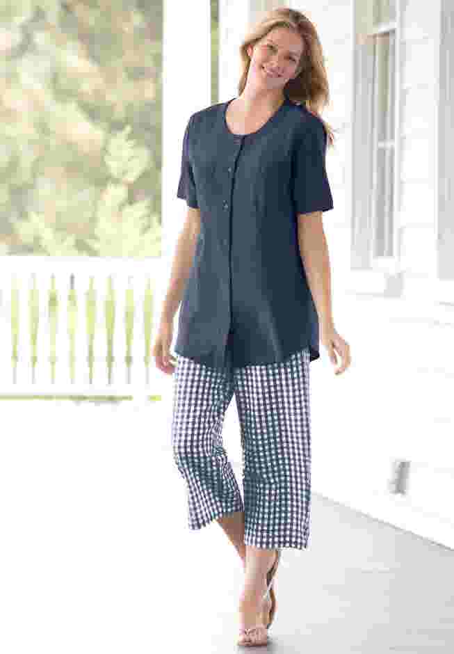 Women's Plus-Size Seersucker Pull-On Elastic-Waist Capri Pants image number 4