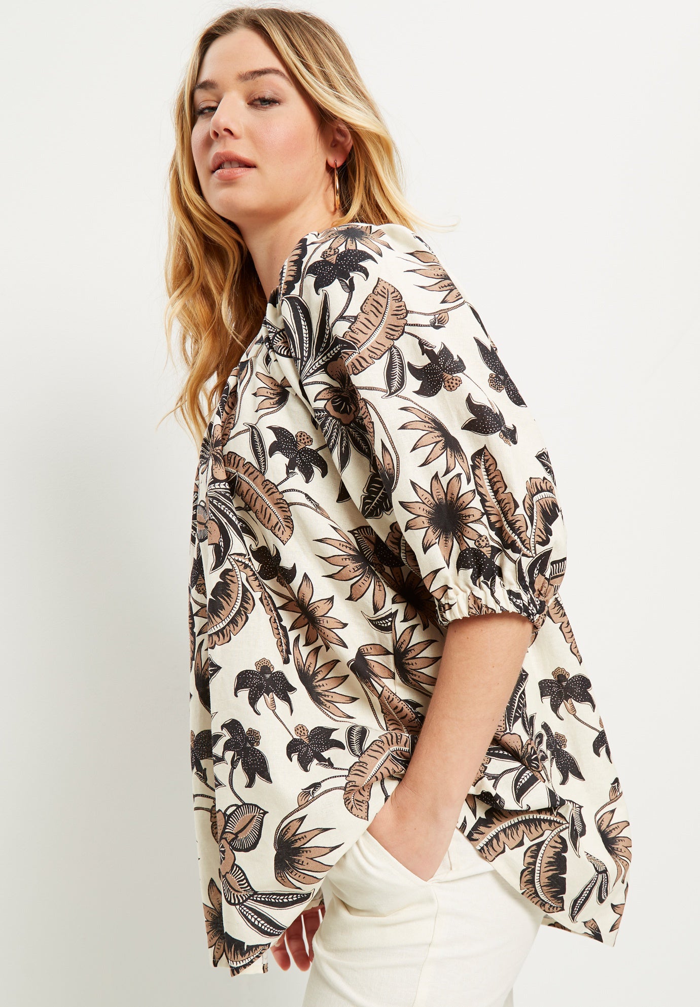 Puff Sleeve Lino Soleil Top image number 2