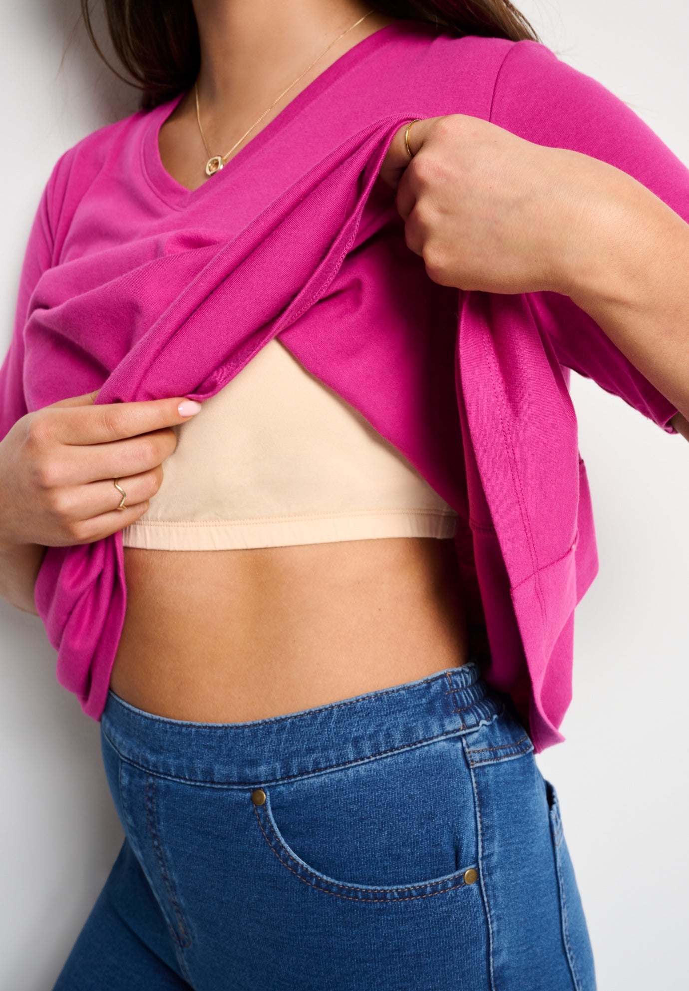 Built-In Bra V-Neck Short-Sleeve Tee image number 1