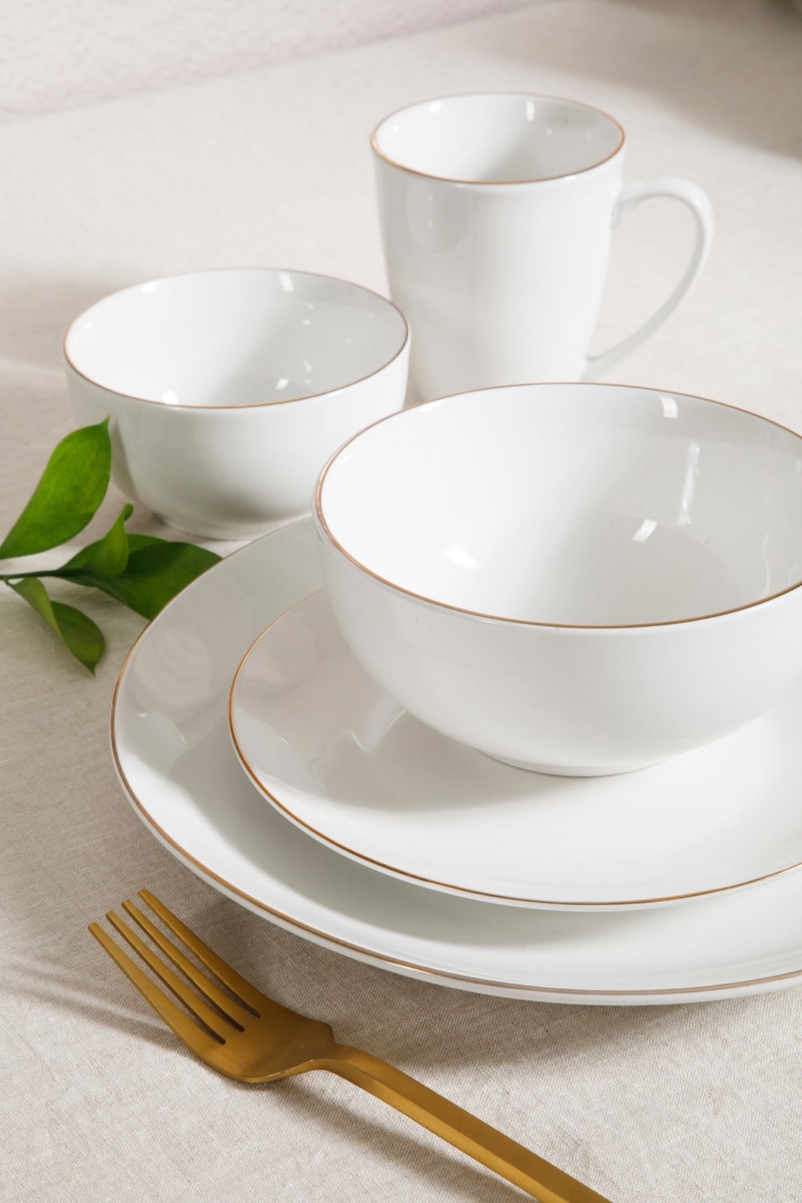 Ogalla 30-Piece Dinnerware Set with Gold Rim image number 1
